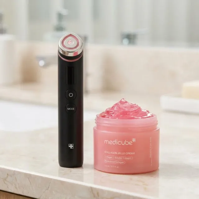 Medicube Booster Pro + Collagen Jelly Cream